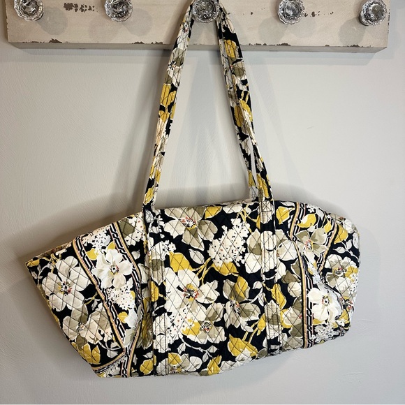 Vera Bradley dogwood duffel bag - Picture 3 of 4